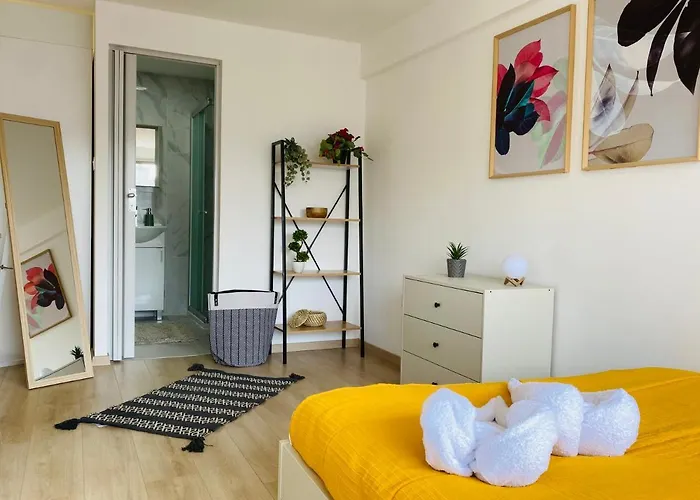 Pink Flamingo 1-br In *