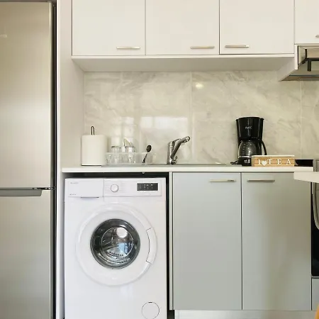 Pink Flamingo 1-br In Apartment Larnaca