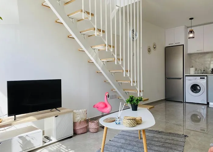 Pink Flamingo 1-br In Apartament