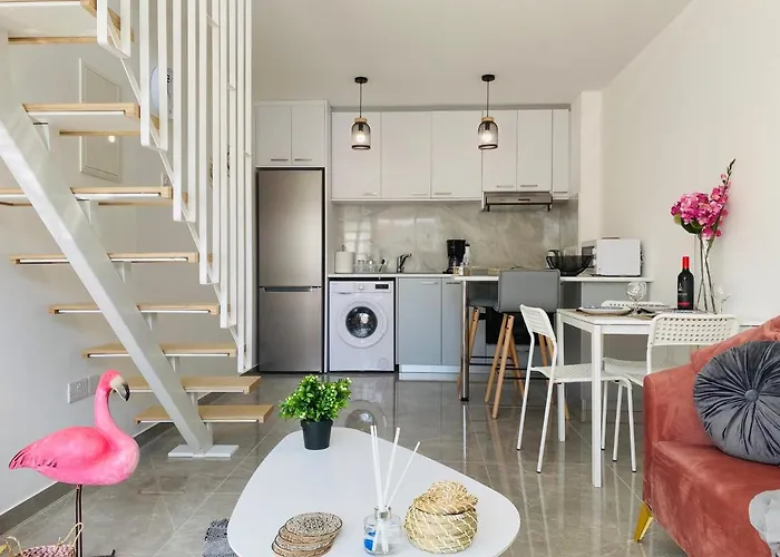 Pink Flamingo 1-br In Apartament Larnaca